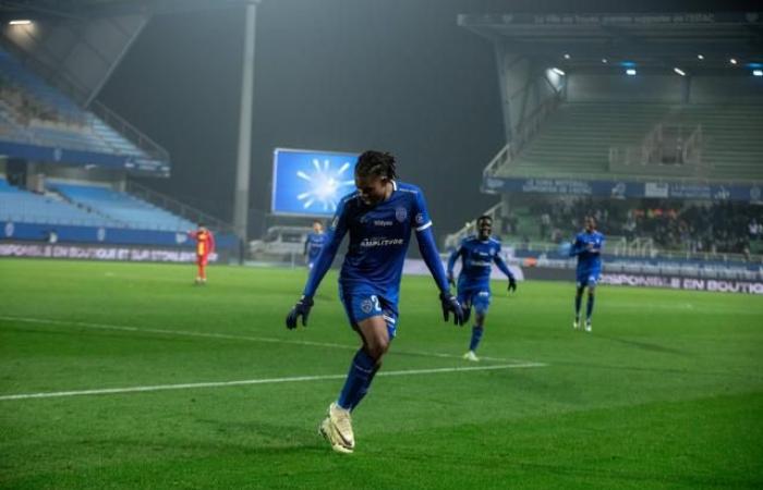 Troyes corregge Martigues, Bastia rovescia Guingamp