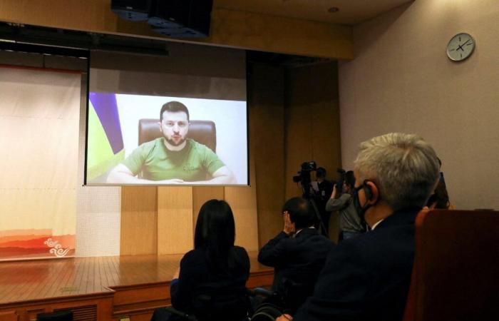 Volodymyr Zelenskyj afferma che i soldati nordcoreani hanno preso parte a battaglie cruciali