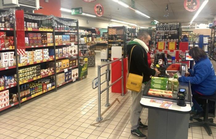 in questa piccola cittadina della Manica, la Leader Price cambia marchio