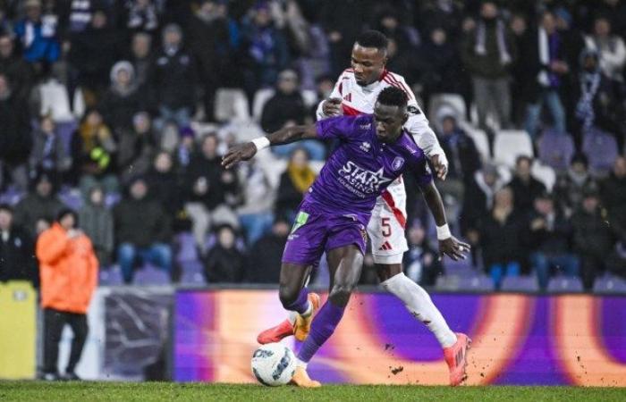 La lanterna rossa Beerschot è bloccata al pareggio contro il debole Standard dopo una buona partita del portiere Epolo