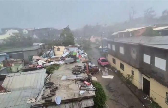 “Il ciclone più violento e distruttivo dal 1934”: da deplorare danni ingenti a Mayotte, il livello di allerta abbassato al rosso