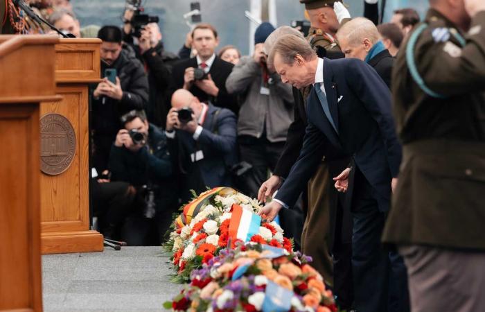 La coppia reale belga e la coppia granducale si scatenano a Bastogne per l’80esimo anniversario della Battaglia delle Ardenne