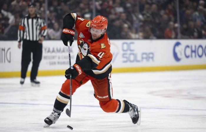 Il difensore Cam Fowler è stato ceduto ai Blues