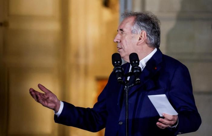 Francia: François Bayrou inizia le sue consultazioni a Matignon