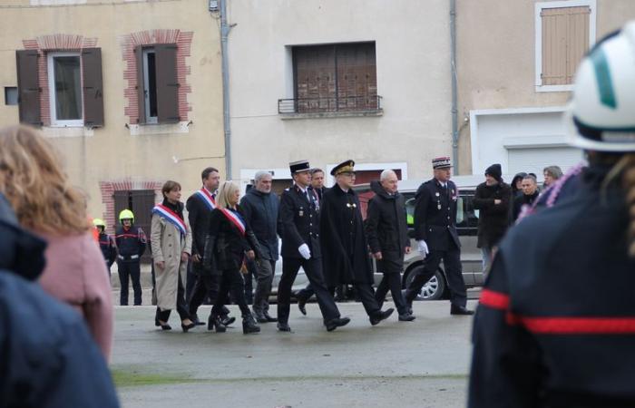 Il toccante omaggio dei vigili del fuoco del Tarn alla loro Barbara, 21 anni, uccisa in un incidente stradale