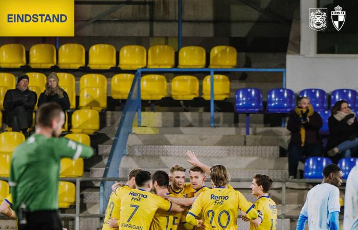 IL VINCITORE DELLA PARTITA ASCIUGA WUYTENS DOPO UN COLPO DI TESTA A DESTRA – SK Beveren