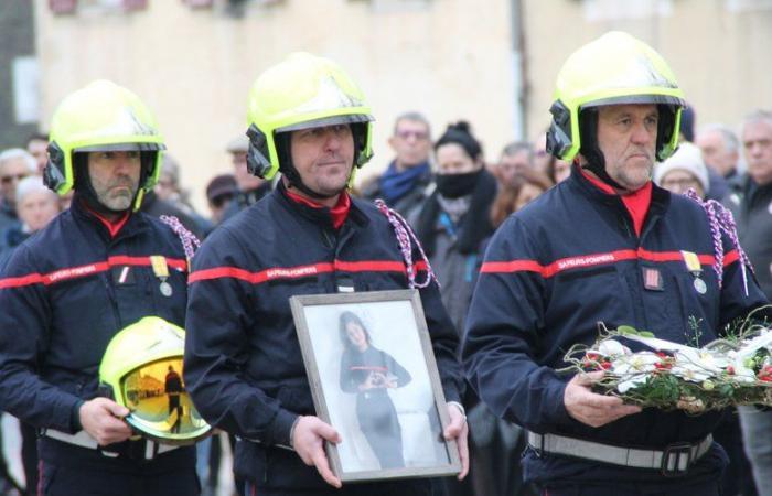 Il toccante omaggio dei vigili del fuoco del Tarn alla loro Barbara, 21 anni, uccisa in un incidente stradale