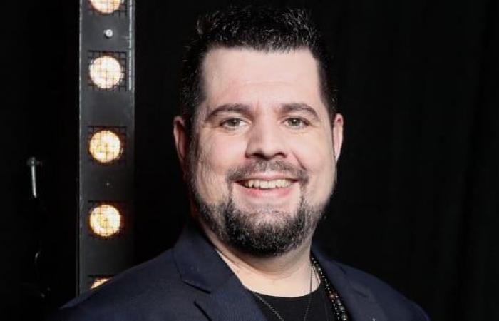 Due anni dopo “The Voice”, il vincitore Aurélien Vivos svela la sua nuova canzone d’amore