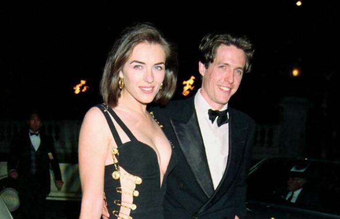 Elizabeth Hurley ricorda la risposta di Hugh Grant all'abito con spilla da balia di Versace: “Cristo”