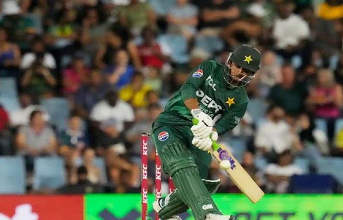 Abbas Afridi, Irfan Khan criticato per aver “negato” 100