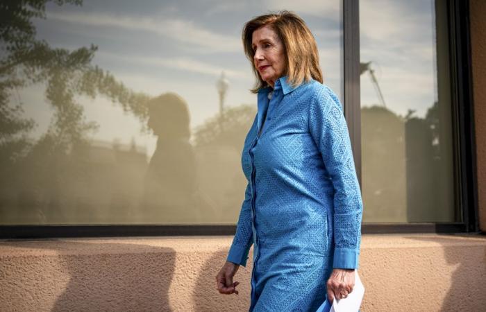 Nancy Pelosi viene operata all’anca dopo una caduta in Germania