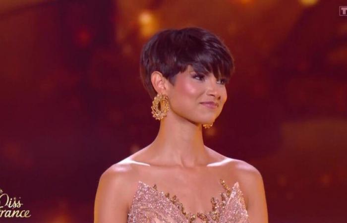 Ève Gilles annuncia la sua partecipazione a “Ballando con le stelle” dal vivo durante la cerimonia di Miss Francia 2025