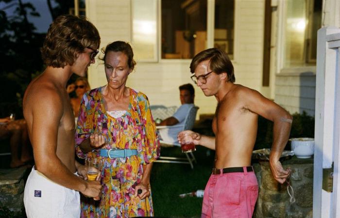 Il fascino poco discreto della borghesia secondo Tina Barney