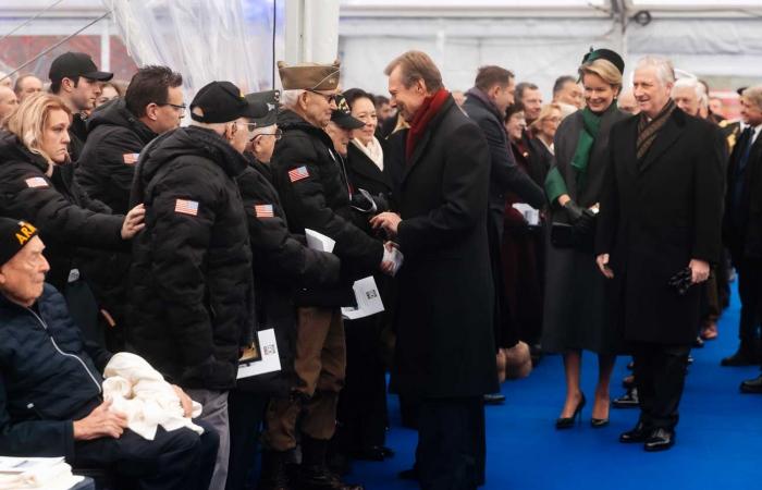 La coppia reale belga e la coppia granducale si scatenano a Bastogne per l’80esimo anniversario della Battaglia delle Ardenne