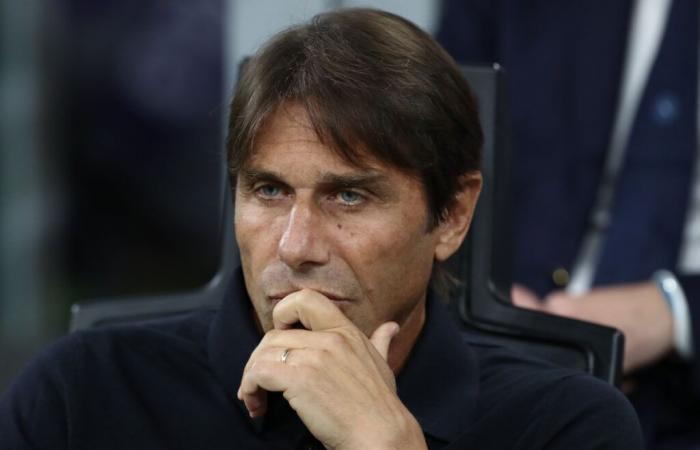 Conte dà risposte a monosillabi in conferenza stampa di otto minuti