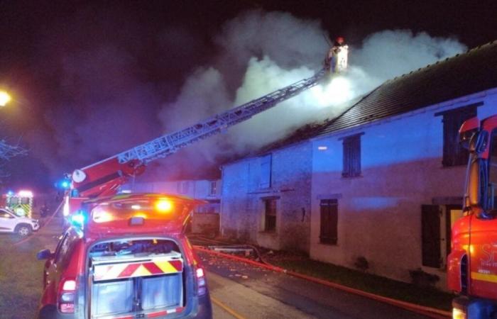 un uomo muore nell'incendio della sua casa, sua moglie è avvelenata