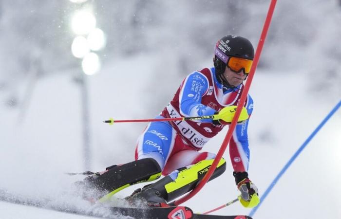 Steven Amiez prende a sorpresa il comando dello slalom di Coppa del Mondo con il campione olimpico Clement Noel infortunato