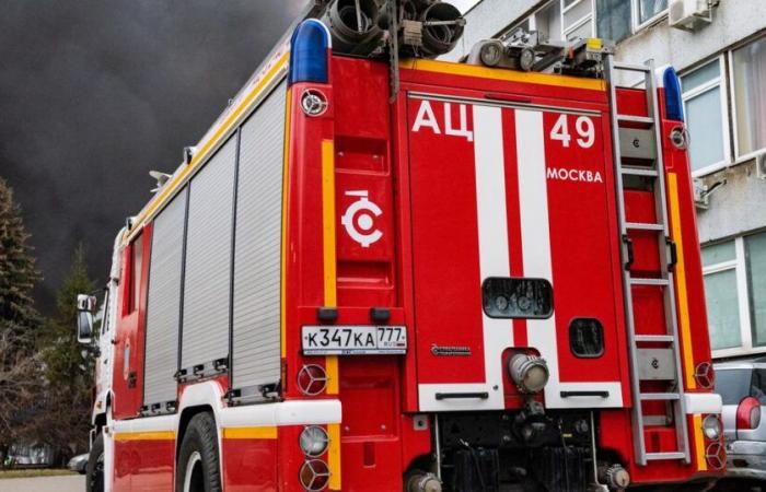 una donna in assoluta emergenza, evacuate 19 persone