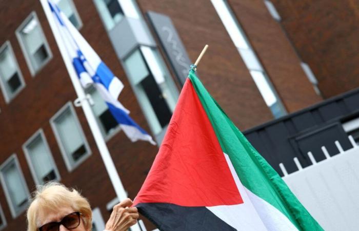 Israele chiude la sua ambasciata a Dublino, cita “politiche anti-israeliane estreme”