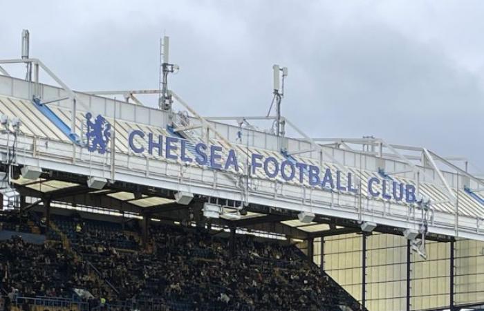 Rayan Cherki, legato al Chelsea, apre le porte all’uscita del Lione