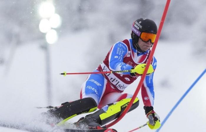 Steven Amiez prende a sorpresa il comando dello slalom di Coppa del Mondo con il campione olimpico Clement Noel infortunato | Sport