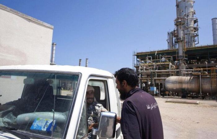 Libia: raffineria di petrolio chiusa dopo gli scontri a Zawiya