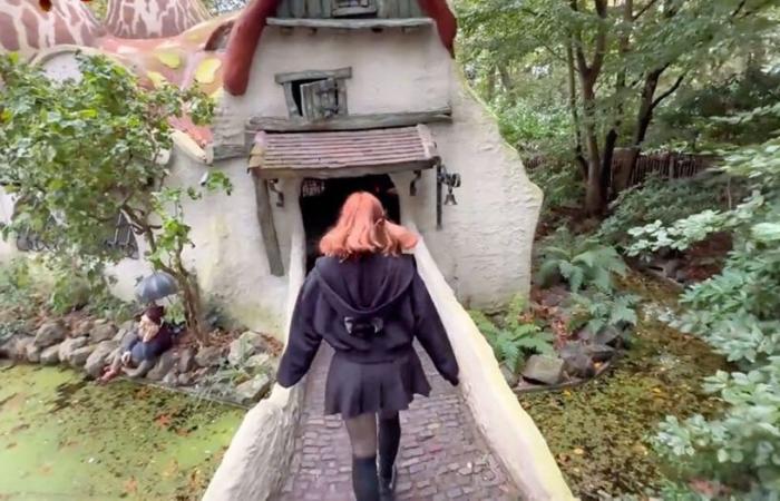 Una modella 18+ cammina attraverso l’Efteling in un video piccante sul sito porno