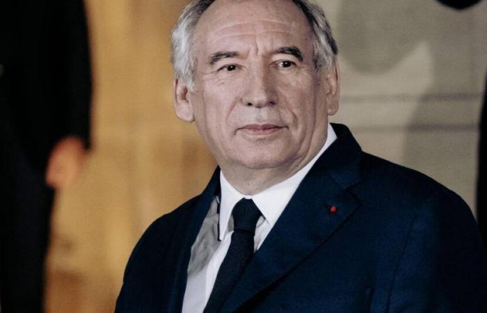 François Bayrou in Matignon o la fine pianificata di Emmanuel Macron, di Christian Salmon – Libération