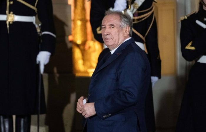 François Bayrou spera di mettere insieme una squadra di pesi massimi per il suo governo