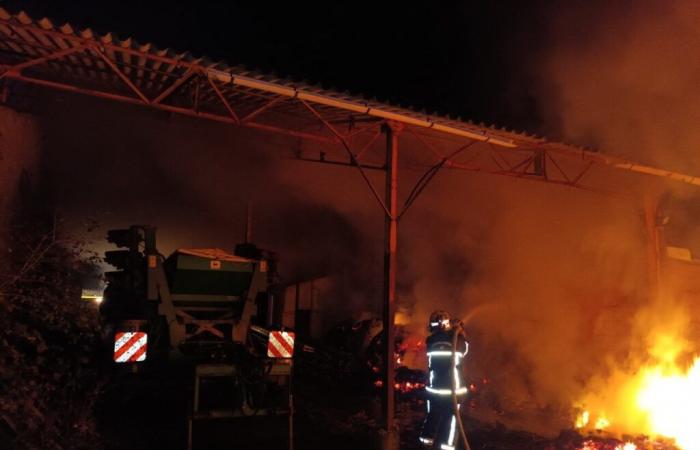 i vigili del fuoco evitano il peggio dopo un incendio in un capannone agricolo