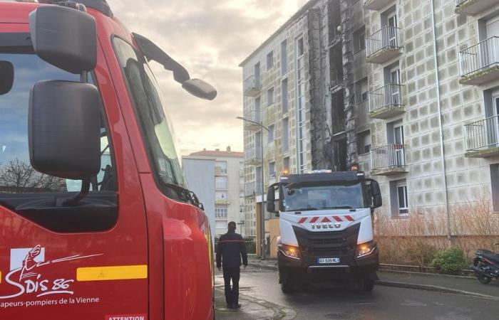 Incendio doloso a Poitiers. In assoluta emergenza una signora di 75 anni, ustionata alle vie respiratorie