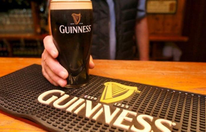 Carenza: i pub britannici stanno finendo la Guinness, ora di nuovo trendy