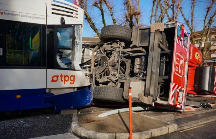 Onex: un tram TPG investe e ribalta un camion dei pompieri