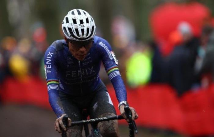 Ceylin Alvarado riesce a tenere a bada Lucinda Brand e vince il Citadelcross Namur per il secondo anno consecutivo