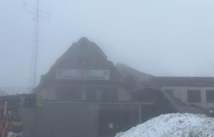 Ristrutturato nel 2022, lo chalet della stazione Champ-du-Feu completamente devastato da un incendio