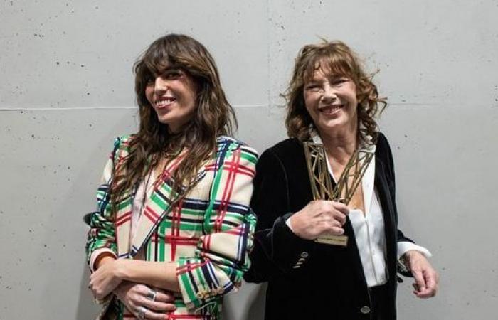 Lou Doillon e suo figlio Laszlo: momento sospeso al cimitero di Montparnasse con Jane Birkin