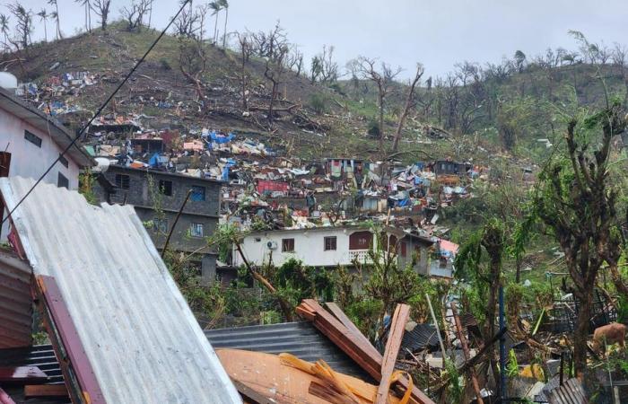 11 morti secondo un primo rapporto del centro ospedaliero di Mayotte e innumerevoli danni