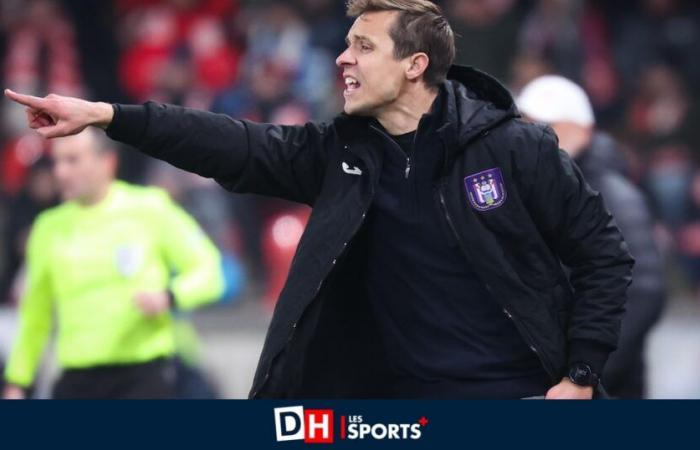 Anderlecht: David Hubert ama sorprendere, ecco come è riuscito a far giocare la sua squadra nel 3-4-3 senza allenamento