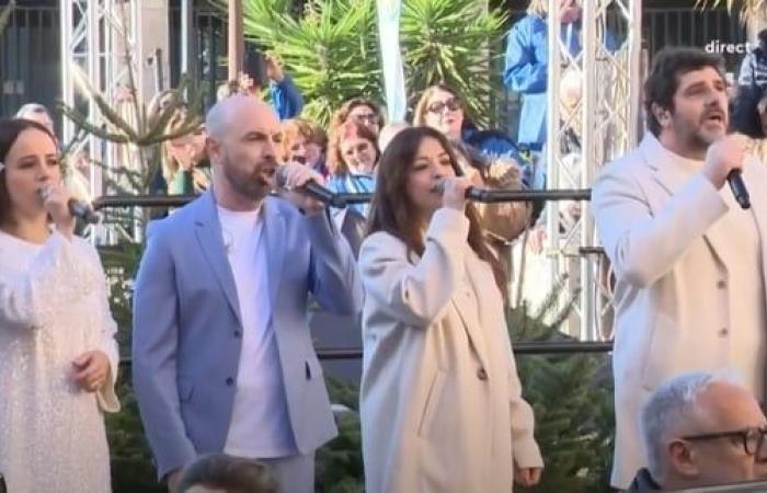 Patrick Fiori e Alizée, commossi, cantano “Terra Corsa” per il Papa: guarda!