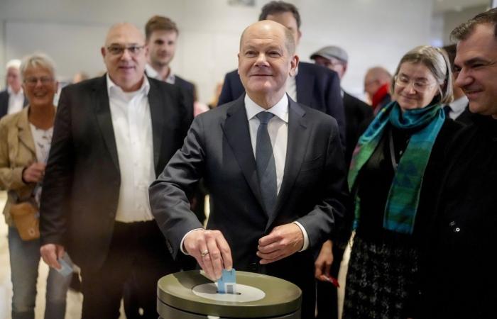 Il Bundestag tedesco ritira la fiducia a Olaf Scholz