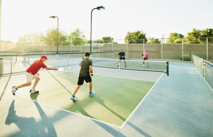 Katie Couric rivela una brutta ferita alla testa dopo l'incidente con il pickleball