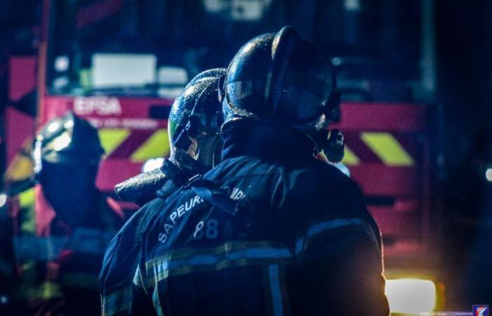 Un violento incendio devasta un’ex filanda