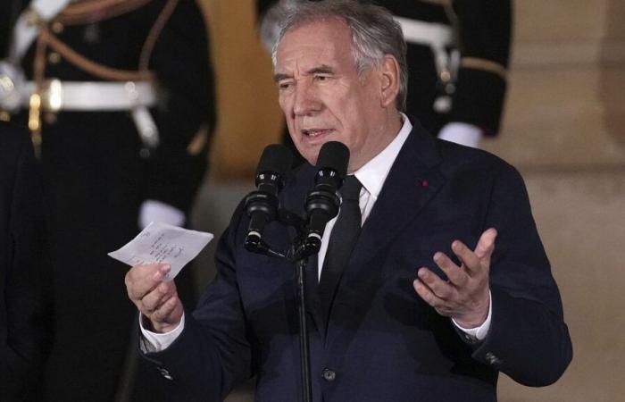 Francia: François Bayrou ha ricevuto i rappresentanti dei principali partiti politici