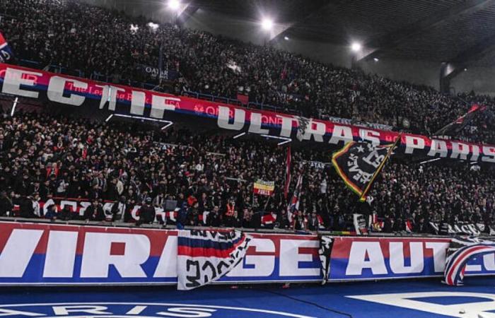 il controverso striscione è stato rapidamente rimosso alla curva dell'Auteuil