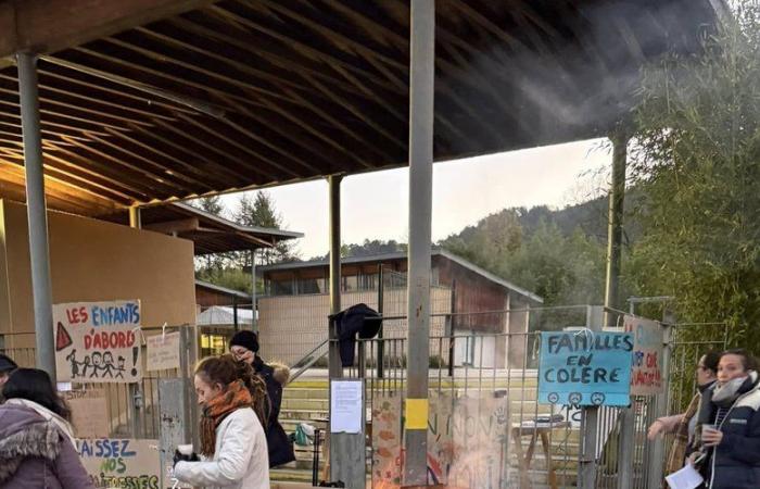 Saint-Jean-du-Gard: arrabbiati, i genitori manifestano ripetutamente davanti alla scuola