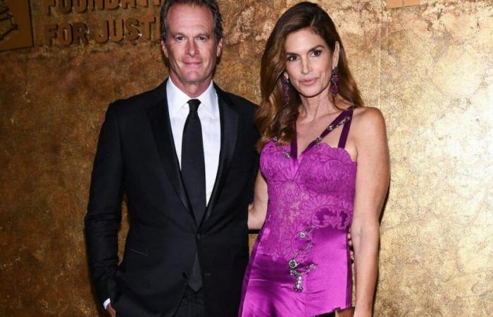 In video, il ballo natalizio a 360° di Cindy Crawford e del marito Rande Gerber