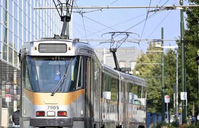 Una donna muore investita da un tram a Schaerbeek