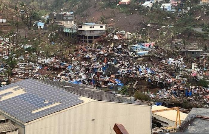 Ciclone mortale a Mayotte: si fa sentire la mancanza di acqua e cibo