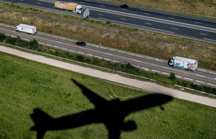 Uno sciopero dei controllori del traffico aereo porta alla cancellazione dei voli in diversi aeroporti questo martedì 17 dicembre