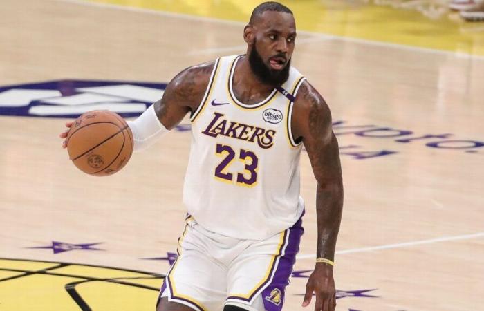 LeBron James ritorna, dice che il dolore ai piedi è “una cosa di tutti i giorni”